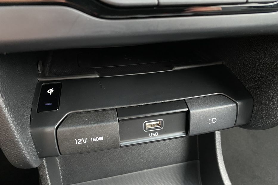 Продам Kia Niro 64кВтМакс.комплектаціяК-тколіс 2021 года в Львове