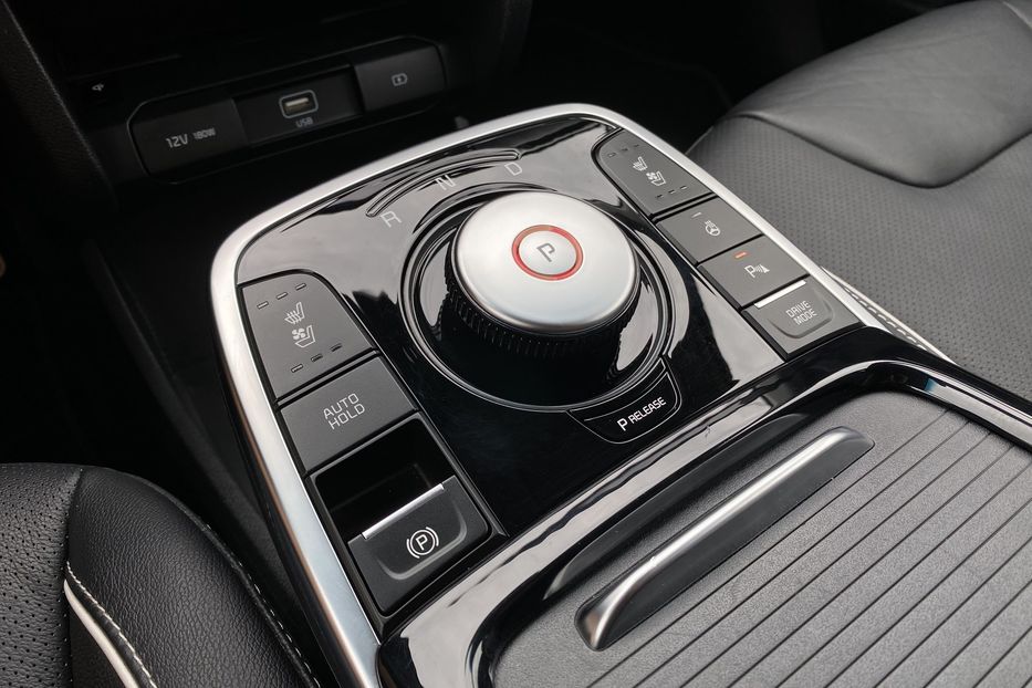 Продам Kia Niro 64кВтМакс.комплектаціяК-тколіс 2021 года в Львове