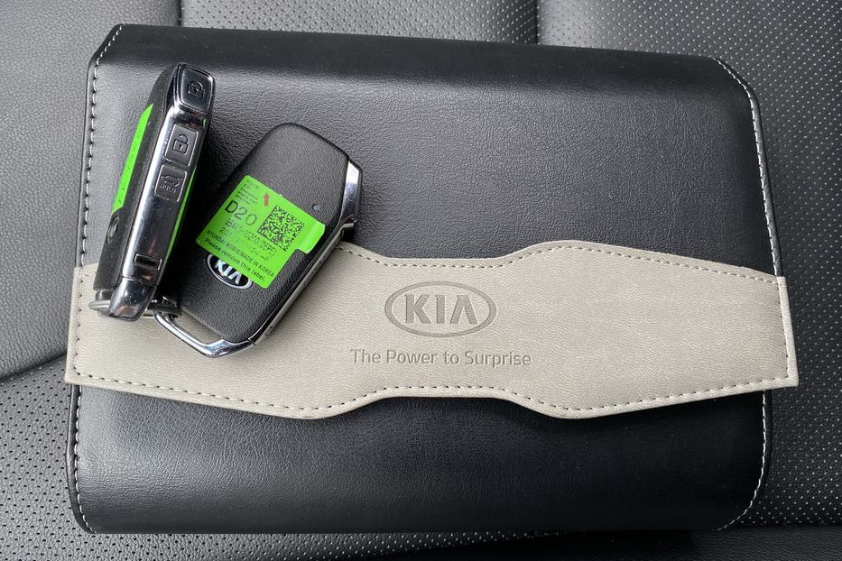 Продам Kia Niro 64кВтМакс.комплектаціяК-тколіс 2021 года в Львове