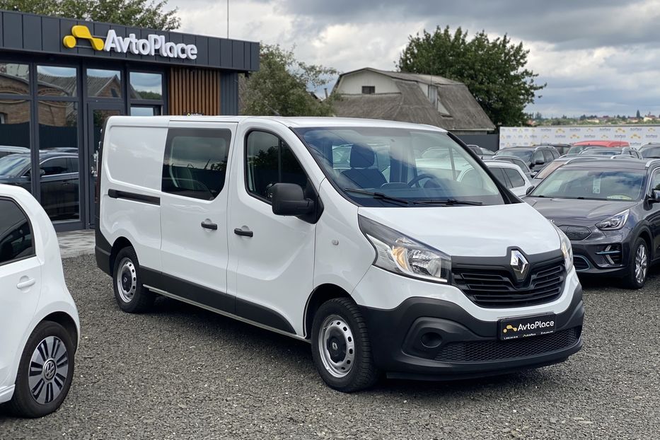 Продам Renault Trafic пасс. 2016 года в Луцке