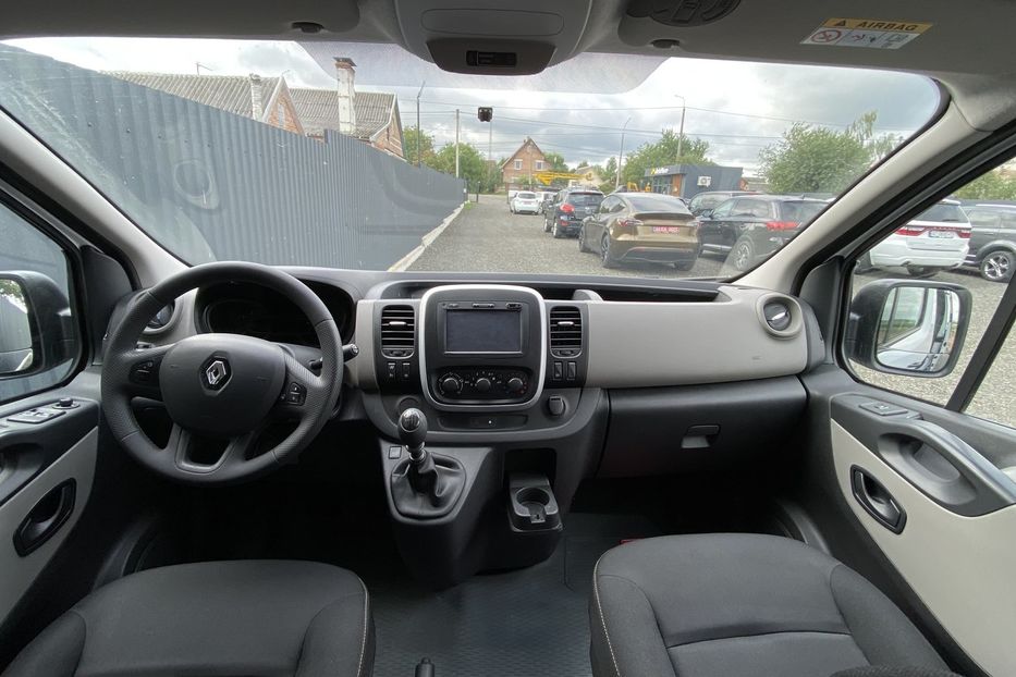 Продам Renault Trafic пасс. 2016 года в Луцке