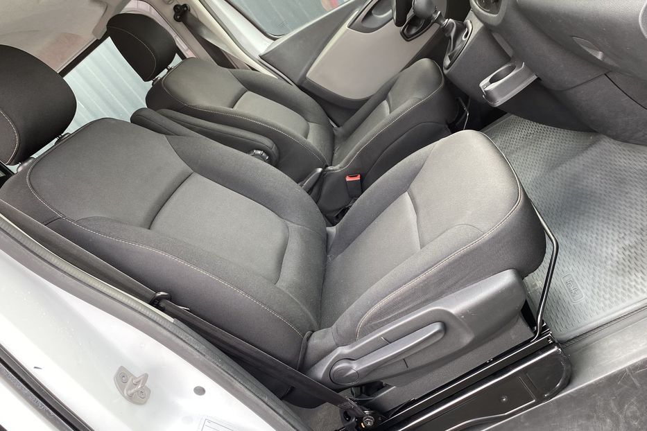 Продам Renault Trafic пасс. 2016 года в Луцке