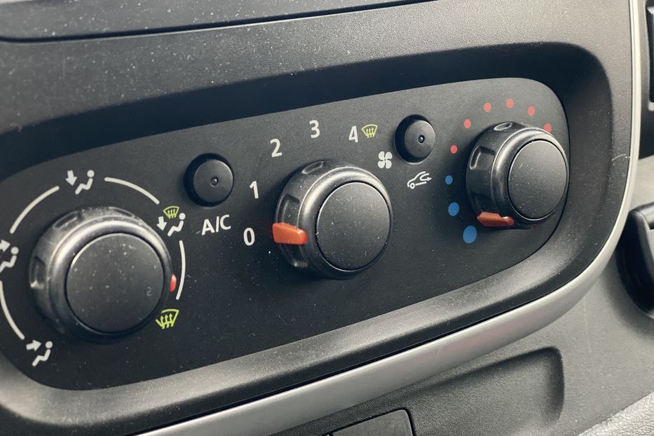 Продам Renault Trafic пасс. 2016 года в Луцке