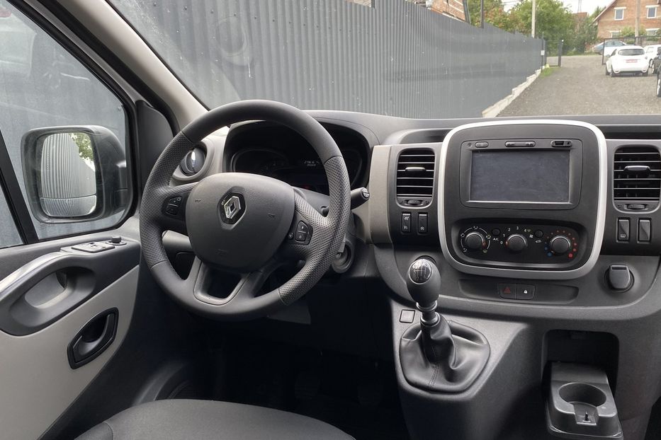 Продам Renault Trafic пасс. 2016 года в Луцке