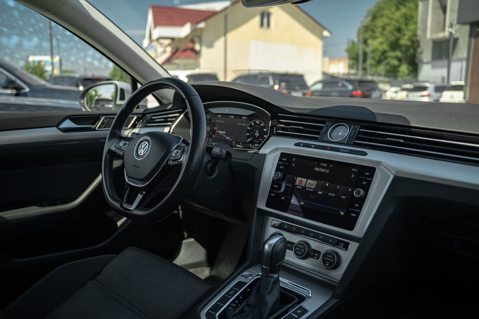 Продам Volkswagen Passat B8 2018 года в Черновцах