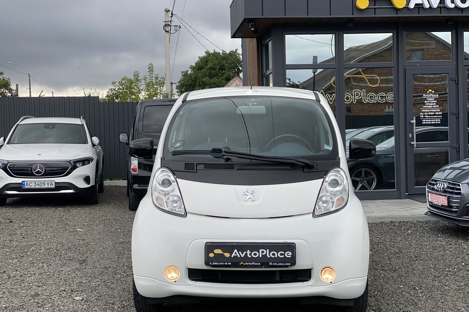 Продам Peugeot iOn 2014 года в Луцке