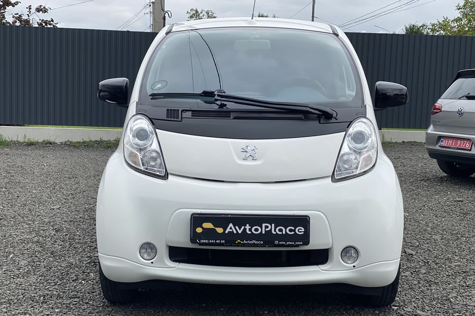 Продам Peugeot iOn 2014 года в Луцке
