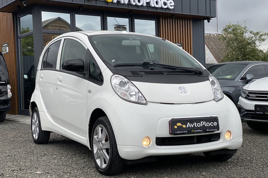 Продам Peugeot iOn 2014 года в Луцке