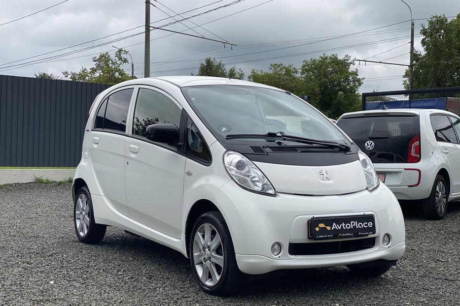 Продам Peugeot iOn 2014 года в Луцке