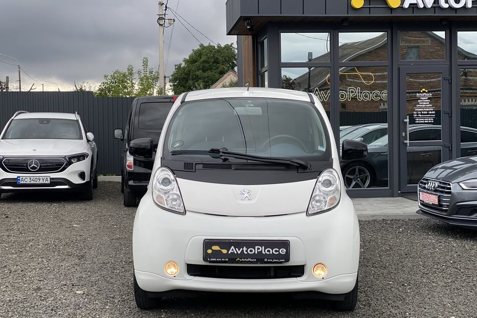 Продам Peugeot iOn 2014 года в Луцке