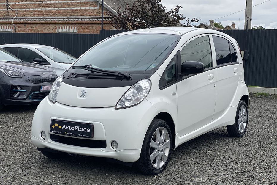 Продам Peugeot iOn 2014 года в Луцке