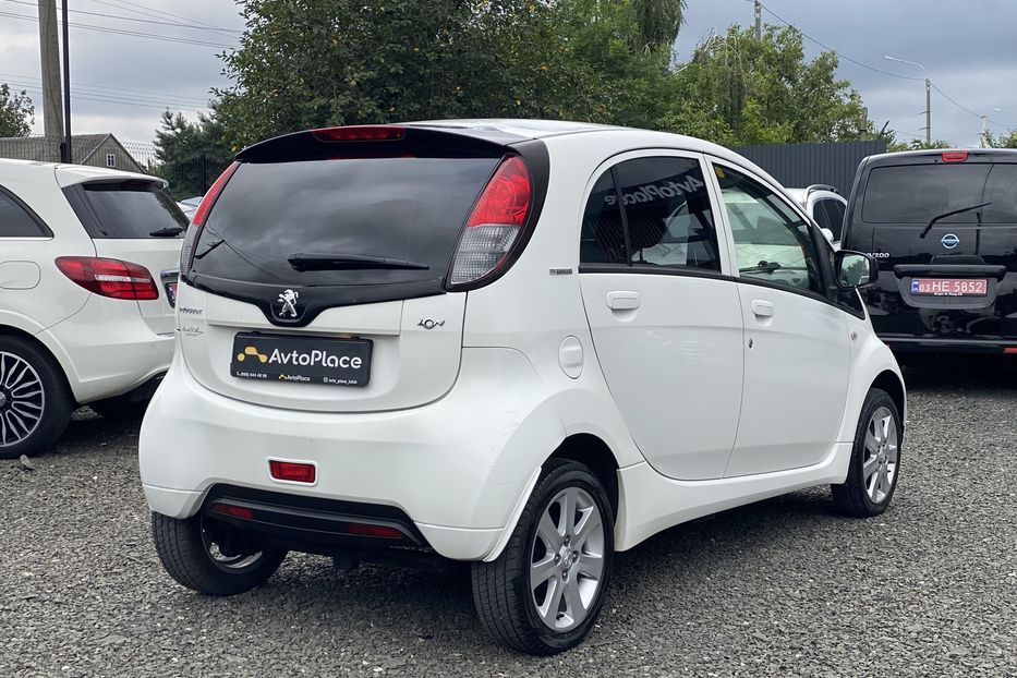Продам Peugeot iOn 2014 года в Луцке