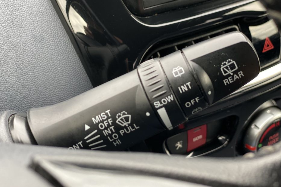 Продам Peugeot iOn 2014 года в Луцке