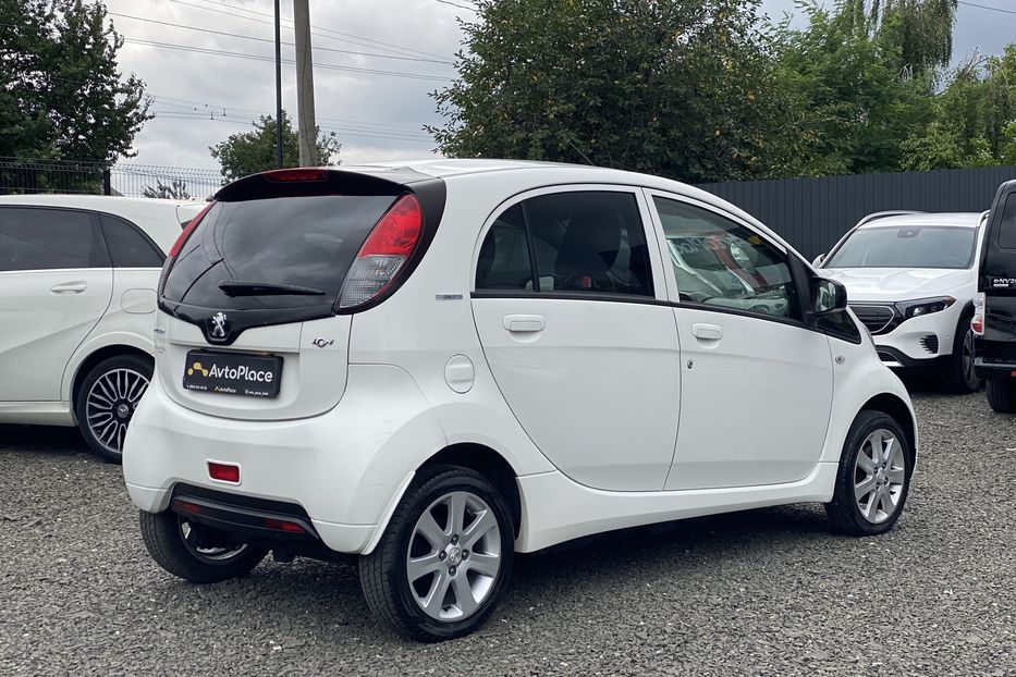 Продам Peugeot iOn 2014 года в Луцке