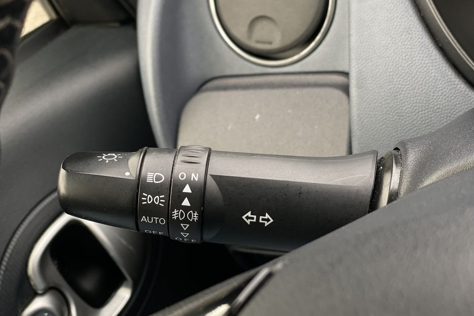 Продам Peugeot iOn 2014 года в Луцке