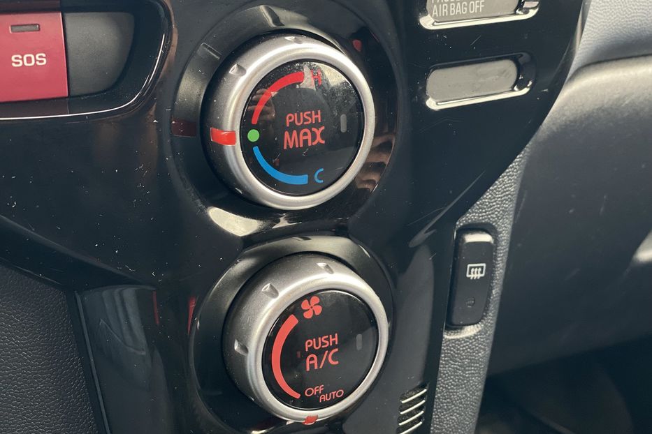 Продам Peugeot iOn 2014 года в Луцке