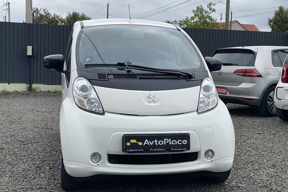 Продам Peugeot iOn 2014 года в Луцке