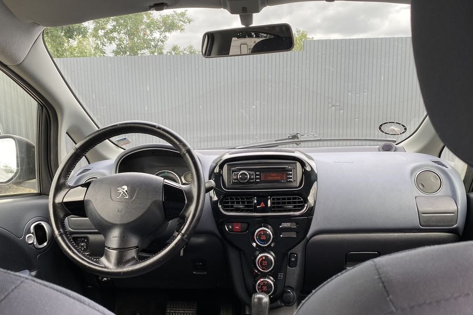 Продам Peugeot iOn 2014 года в Луцке