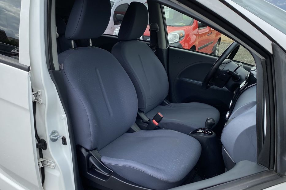 Продам Peugeot iOn 2014 года в Луцке