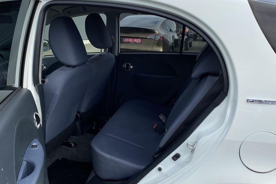Продам Peugeot iOn 2014 года в Луцке