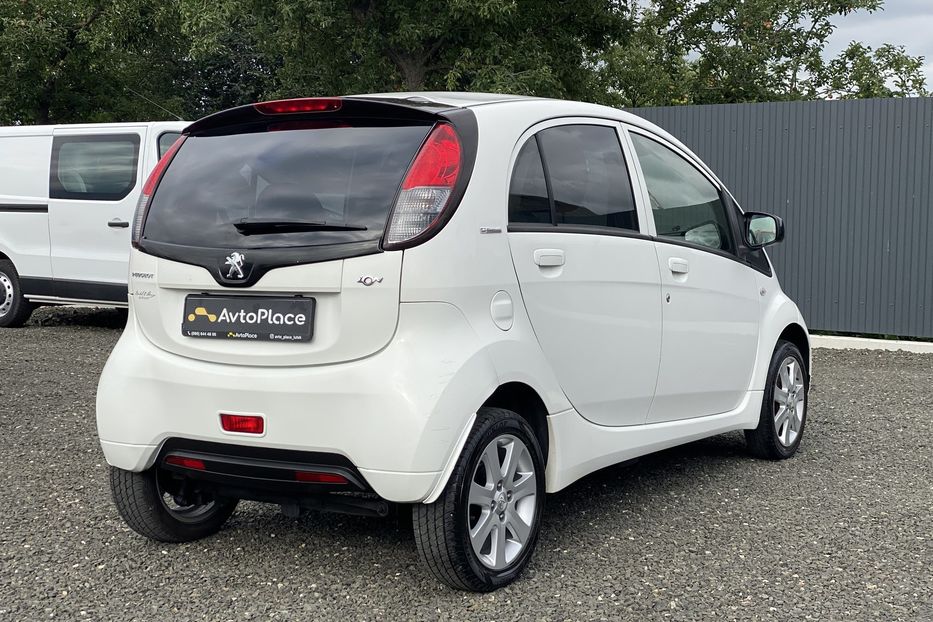 Продам Peugeot iOn 2014 года в Луцке