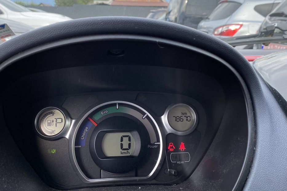 Продам Peugeot iOn 2014 года в Луцке