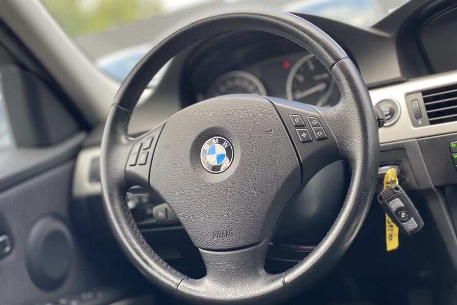 Продам BMW 318 I 2009 года в Луцке