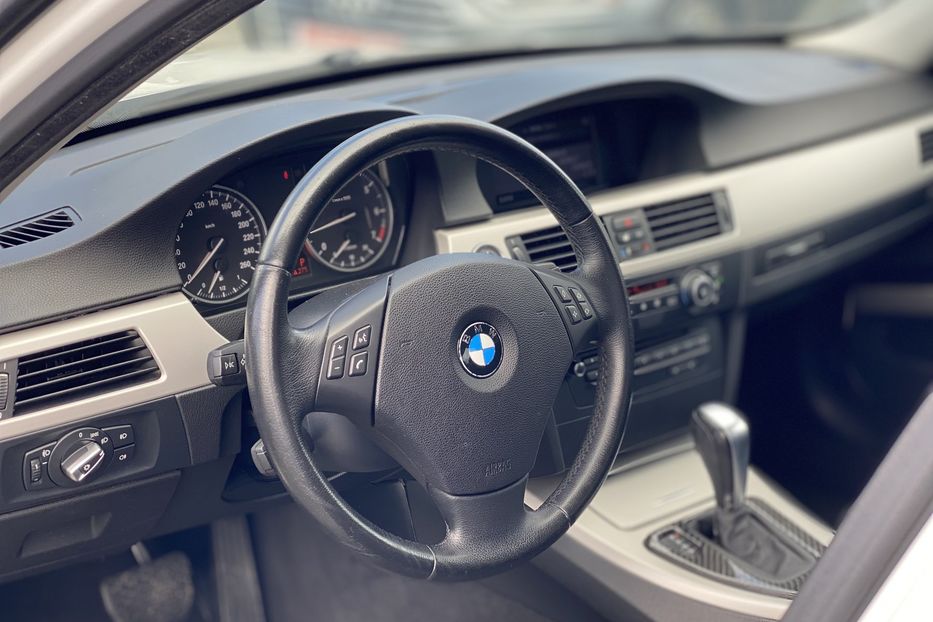Продам BMW 318 I 2009 года в Луцке