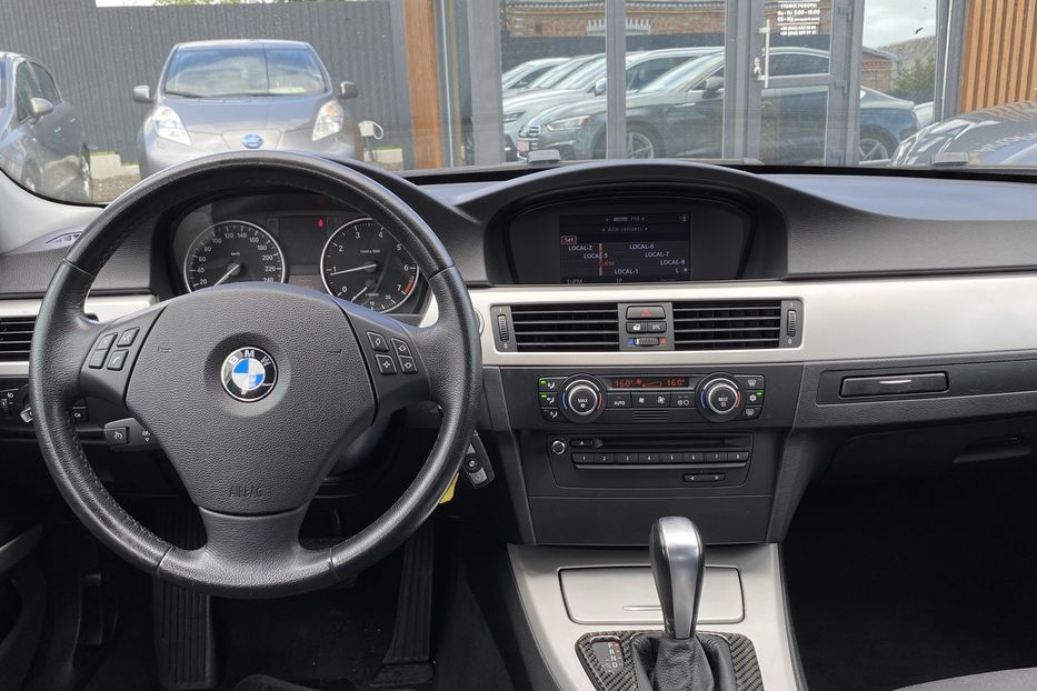 Продам BMW 318 I 2009 года в Луцке