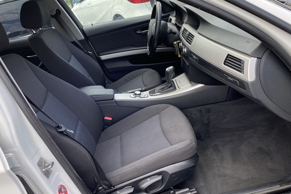 Продам BMW 318 I 2009 года в Луцке