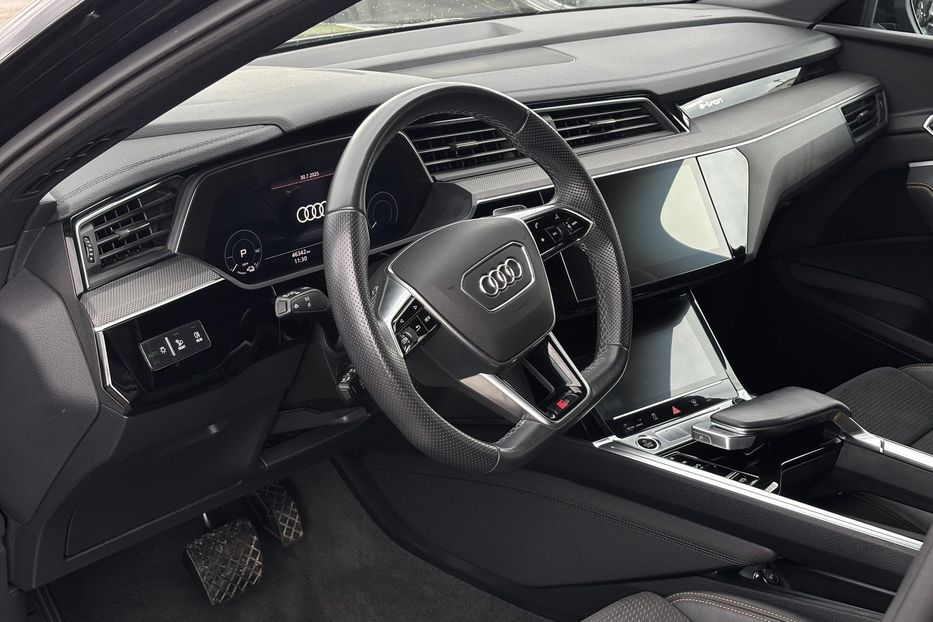 Продам Audi E-Tron   2022 года в Львове