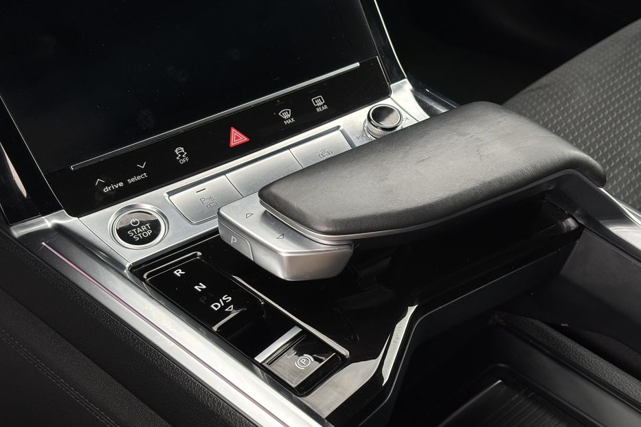 Продам Audi E-Tron   2022 года в Львове