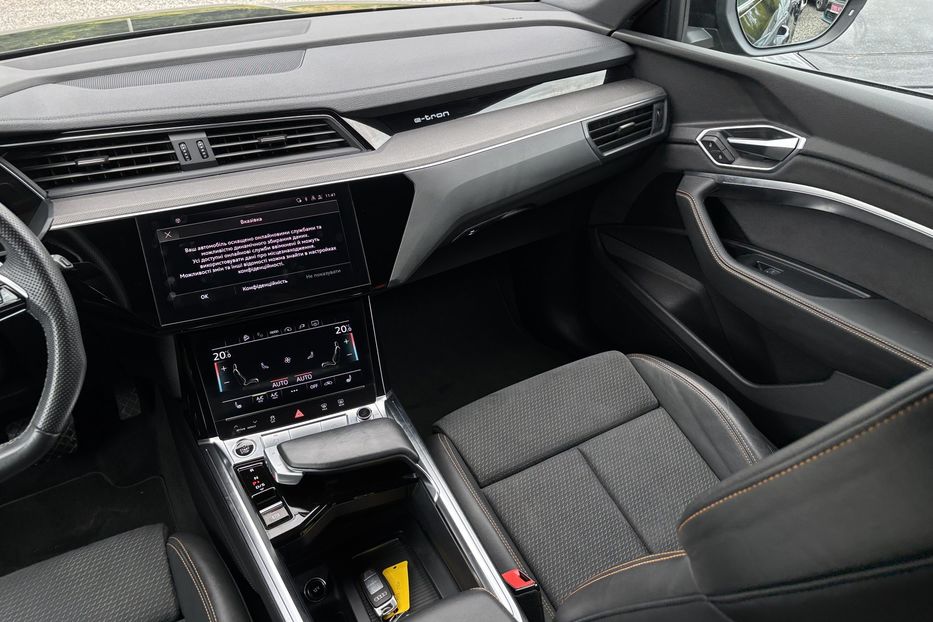Продам Audi E-Tron   2022 года в Львове