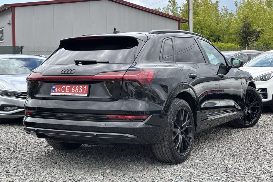Продам Audi E-Tron   2022 года в Львове