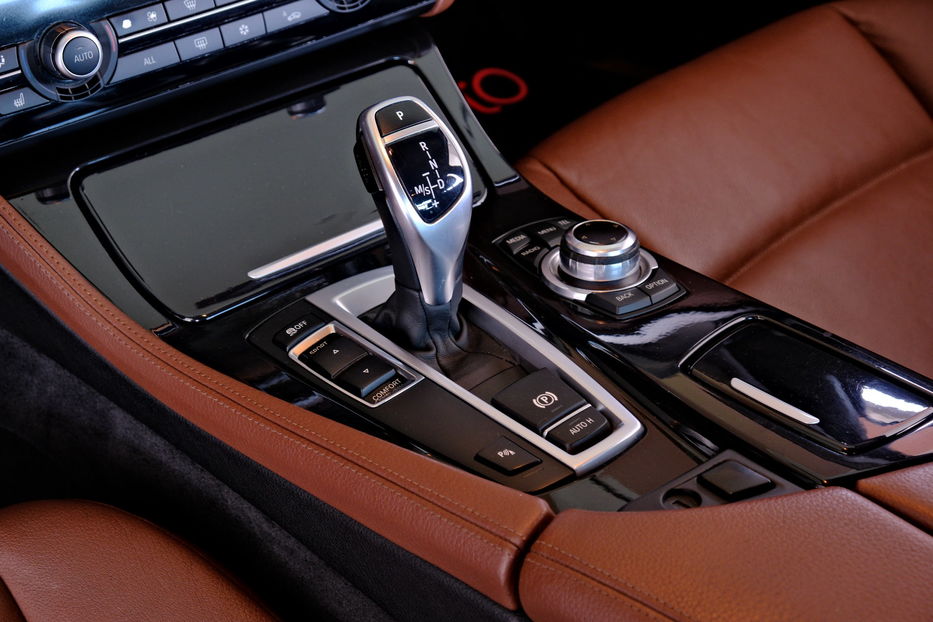 Продам BMW 520 2013 года в Одессе
