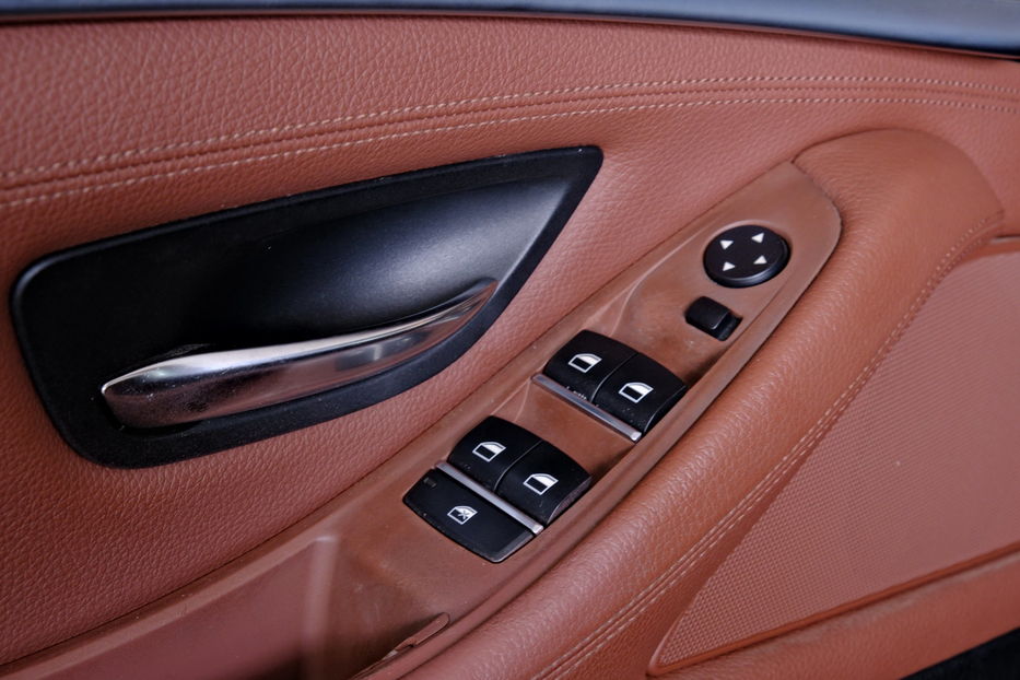 Продам BMW 520 2013 года в Одессе