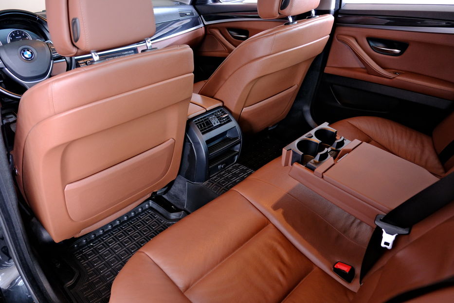 Продам BMW 520 2013 года в Одессе