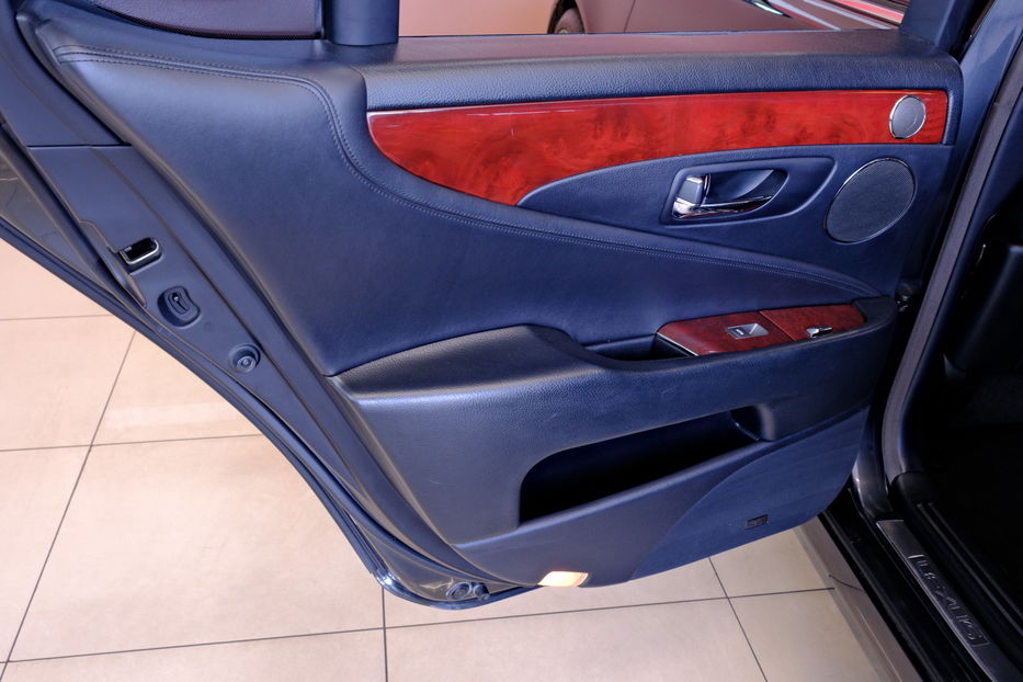 Продам Lexus LS 460 2009 года в Одессе