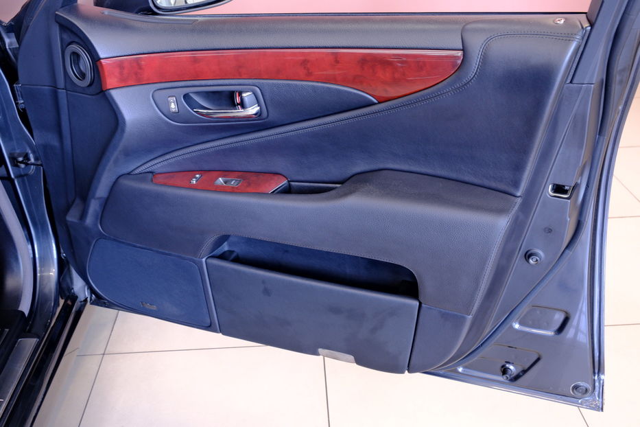 Продам Lexus LS 460 2009 года в Одессе