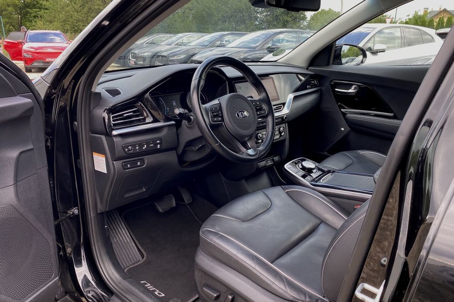 Продам Kia Niro 64 кВт Макс. комплектація 2020 года в Львове