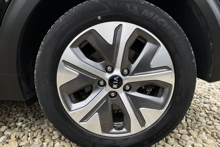 Продам Kia Niro 64 кВт Макс. комплектація 2020 года в Львове