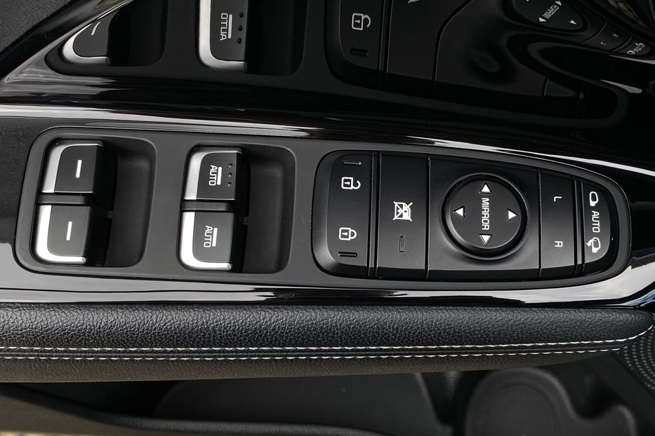 Продам Kia Niro 64 кВт Макс. комплектація 2020 года в Львове