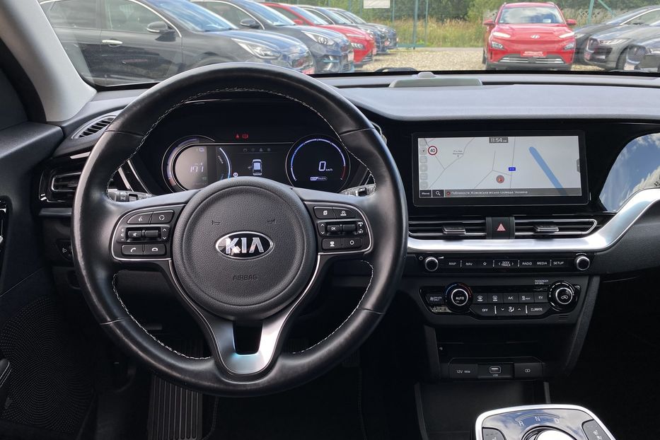 Продам Kia Niro 64 кВт Макс. комплектація 2020 года в Львове