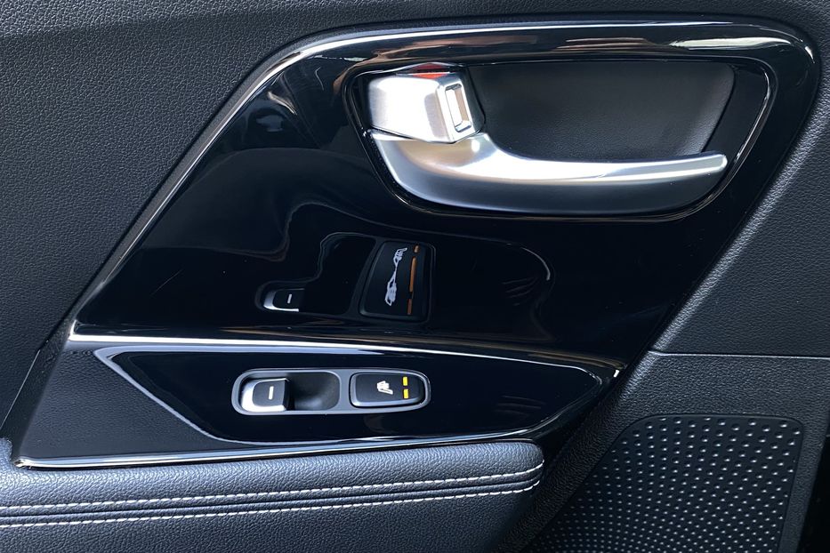 Продам Kia Niro 64 кВт Макс. комплектація 2020 года в Львове