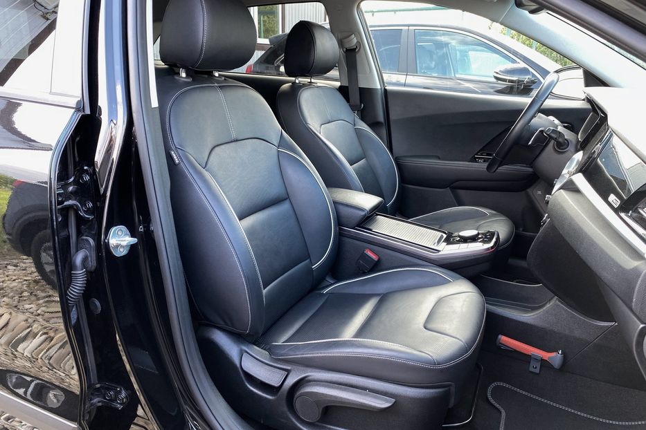 Продам Kia Niro 64 кВт Макс. комплектація 2020 года в Львове