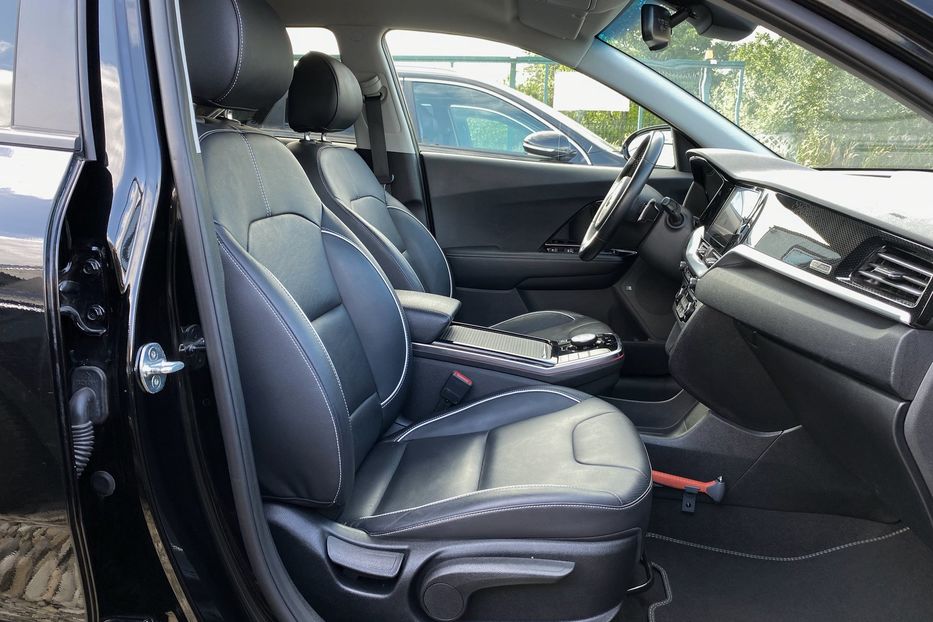Продам Kia Niro 64 кВт Макс. комплектація 2020 года в Львове