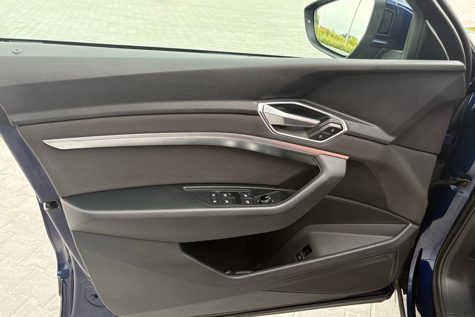 Продам Audi E-Tron 300 kW (409 PS) LED NAV KLIM 2020 года в Львове