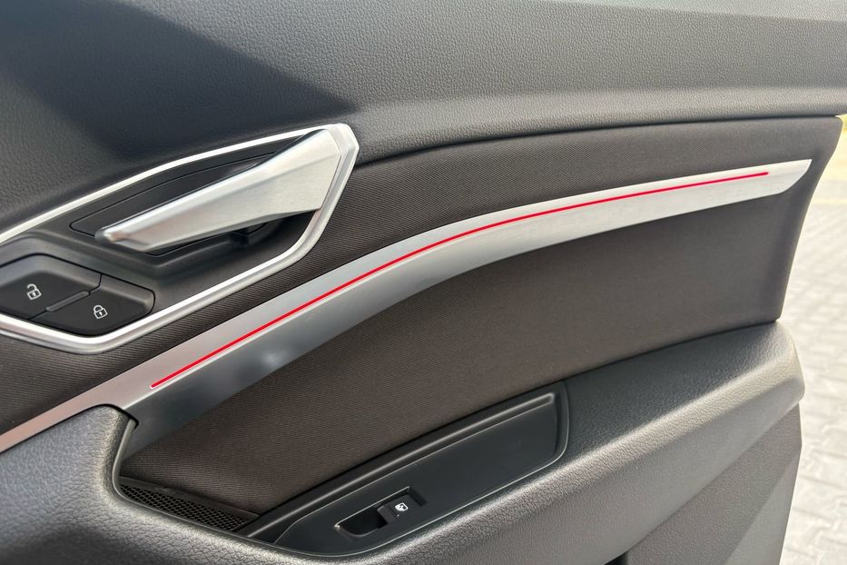Продам Audi E-Tron 300 kW (409 PS) LED NAV KLIM 2020 года в Львове