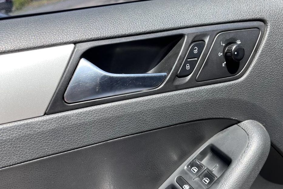 Продам Volkswagen Jetta 2011 года в Черновцах