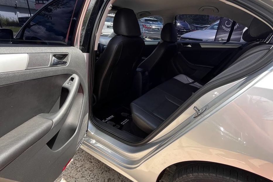 Продам Volkswagen Jetta 2011 года в Черновцах